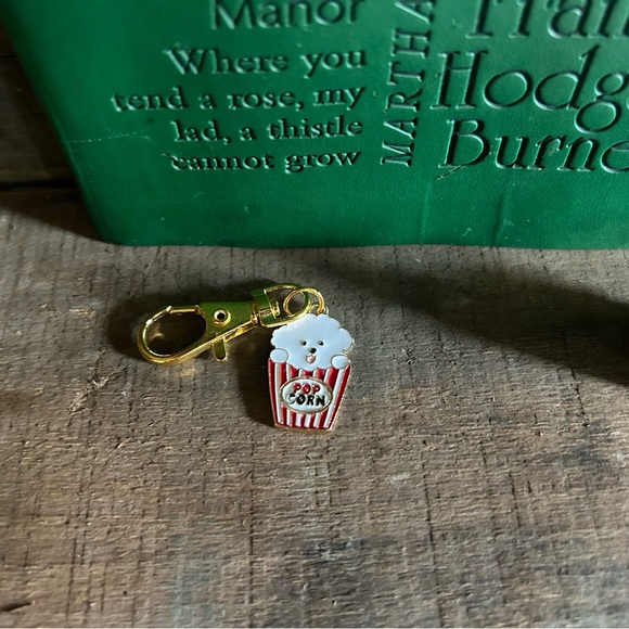 Other - NWT Popcorn-Pupcorn Keychain.